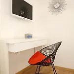 Konukevi Square 4*