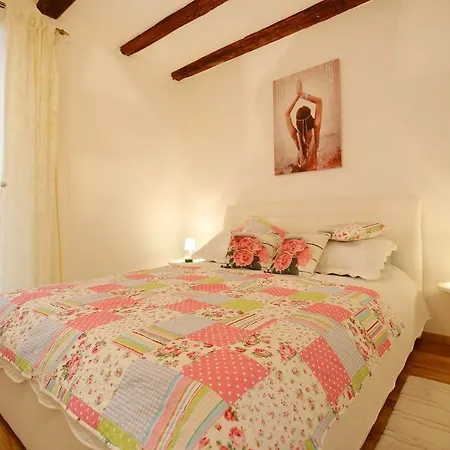 بيت ضيافة Square 4*