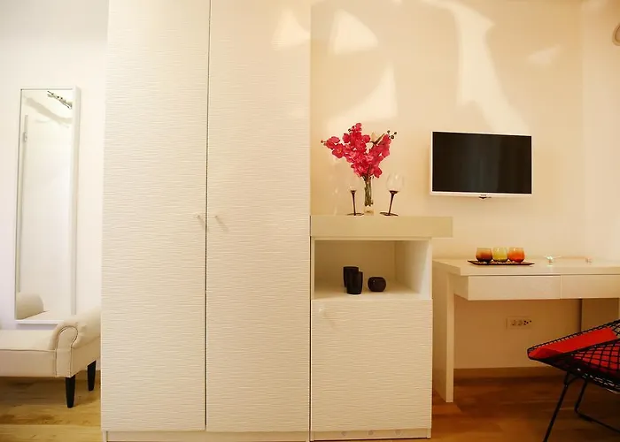 בית הארחה Square 4*