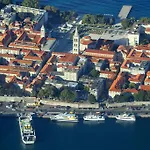 Guest house Square 4*