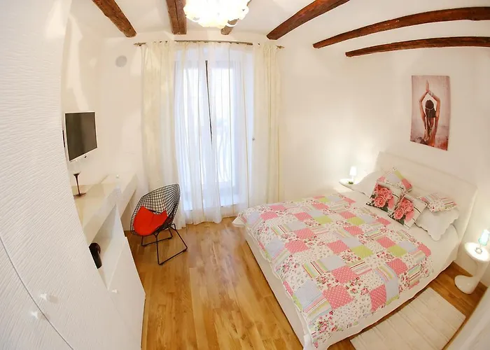 城市广场旅馆 扎达尔